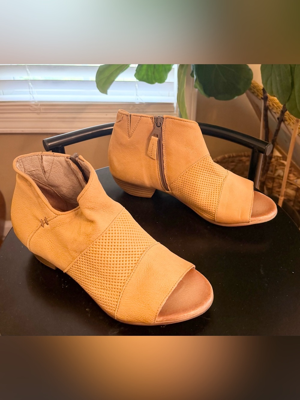 Miz Mooz Clermont Leather peep-toe booties Size 38 Wheat